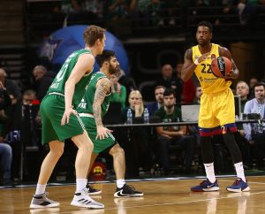Higgins dicta sentencia para el Barça en Kaunas (86-93)