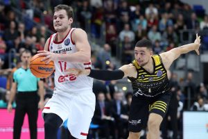 Iberostar Tenerife roba el liderato al Nymburk con 20 recuperaciones (68-78)