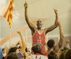 Repaso histórico a las camisetas de élite del Basket en Zaragoza