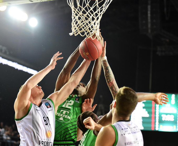 La Penya cae en un final apretado ante el Darussafaka (92-86)