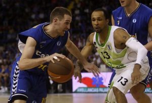 Eurocup (Cruces de cuartos): Cajasol vence en una noche histórica y Estudiantes se complica la vida tras ir ganando de 17. Kazan golpea y Benetton y Goettingen empatan. Veremeenko, MVP