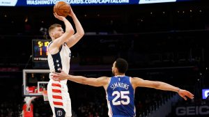 Un Davis Bertans de récord fulmina desde el triple