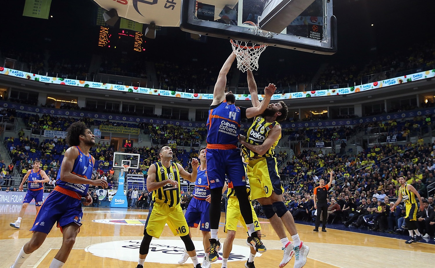 Euroliga (J16): Resúmenes, clasificación y mejor quinteto