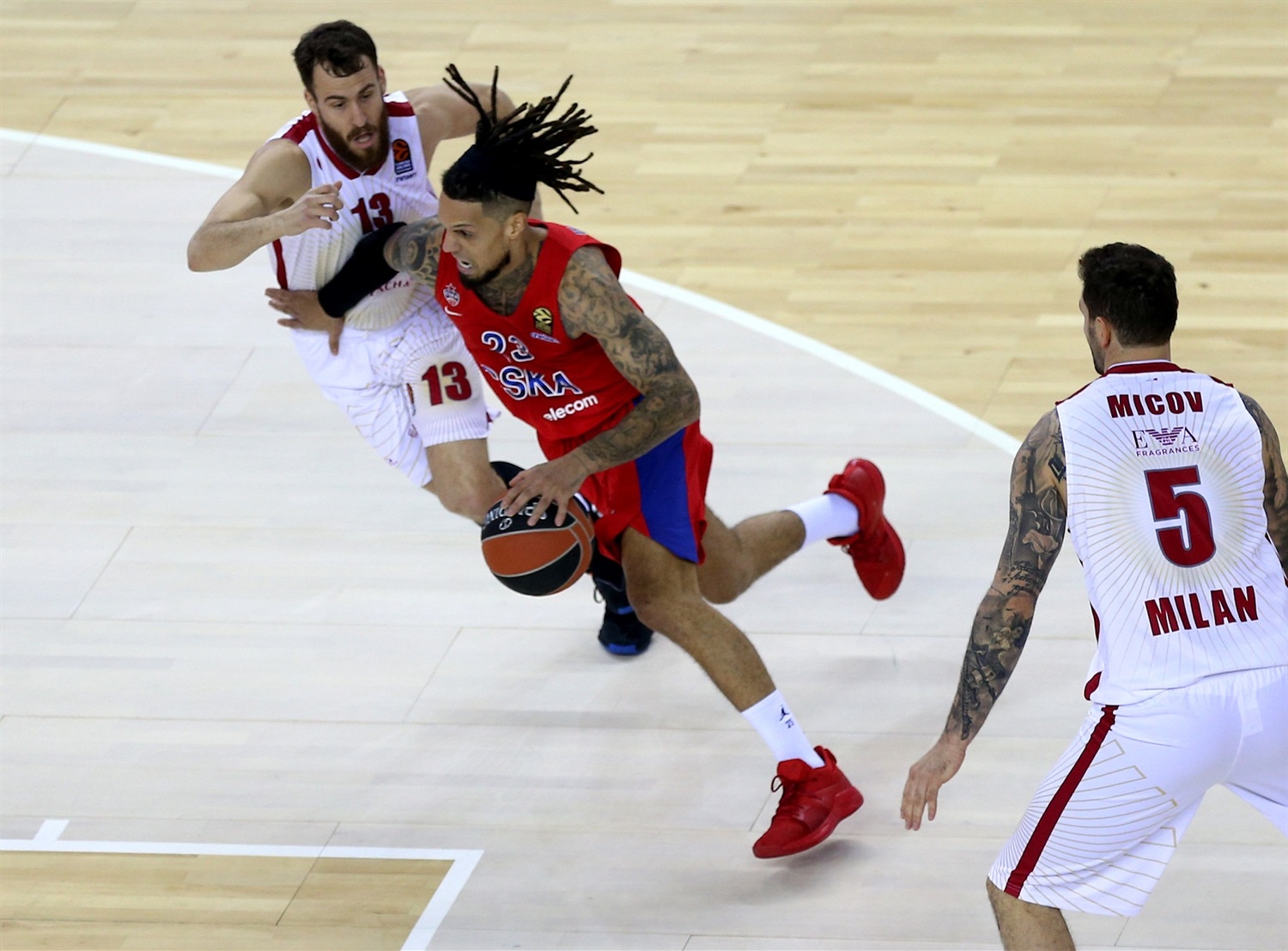 Euroliga (J16): Hackett decide. Anadolu frena a Maccabi. Khimki muere en la orilla