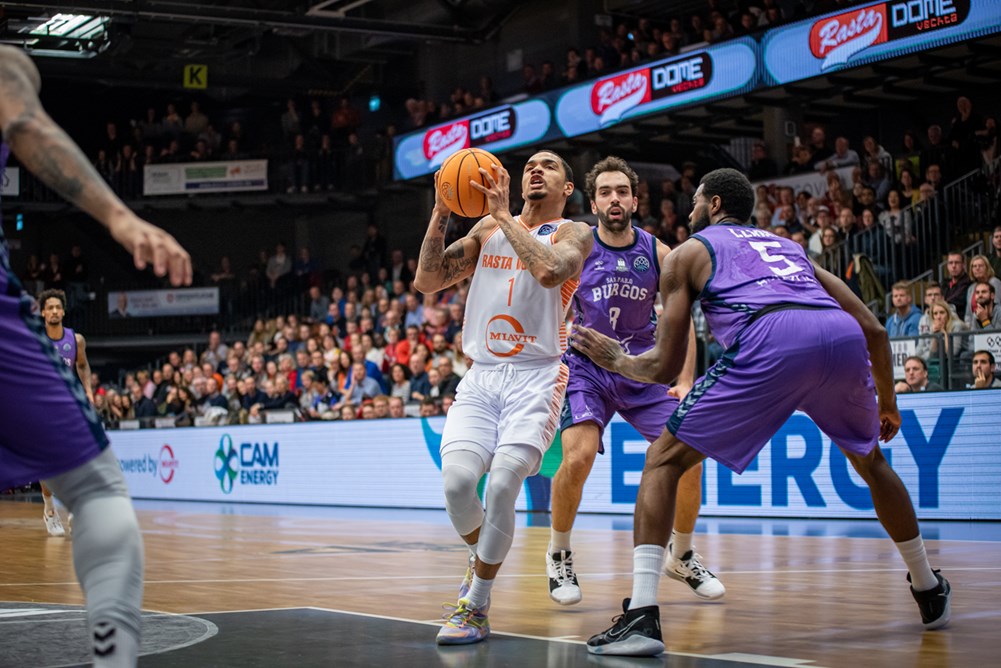 San Pablo Burgos sobrevive al ciclón Jordan Davis (87-93)