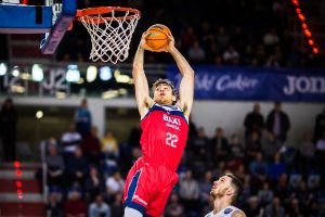 BAXI Manresa se impone en el festival ofensivo de la temporada (102-121)