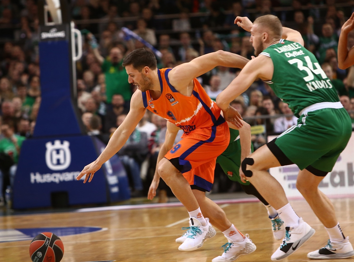 Labeyrie guía al asalto valenciano en Kaunas (82-86)