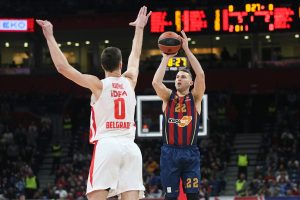 Stauskas guía a Baskonia para lograr un triunfo paliativo (64-72)