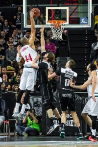 Jerome Jordan, otro gigante para Divina Seguros Joventut ¿Albert Miralles, damnificado?