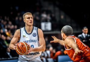 Monbus Obradoiro vuelve a sorprender con el fichaje del joven lituano Laurynas Beliauskas