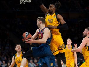 Fall decide al final y Baskonia gana a Khimki (83-79)