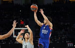 Euroliga (J20): Larkin, 45 de valoración. Alba consigue la 7ª. Vezenkov brilla con Oly