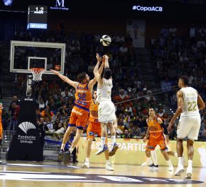 El Real Madrid dominó por completo y Valencia no fue rival en ningún momento (91-68)