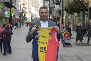 Ibón Navarro sella su continuidad en Andorra