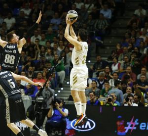 Llull recupera su mejor versión y no da lugar a sorpresas ante Bilbao Basket (93-83)