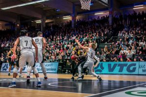 easyCreditBBL (J19): Bamberg cae ante Vechta, Merlins salva la cuarta plaza