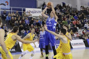 Mike Carlson debutará en ACB con Acunsa GBC, donde Nicola ha dado positivo