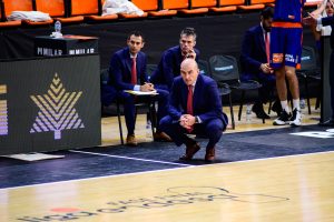 Zoco ACB: Ponsarnau continuará; Laso puede perder un asistente; movimientos en Baskonia