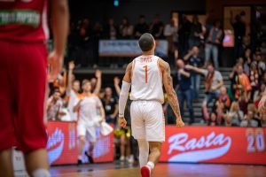 La velocidad de Jordan Davis completa la plantilla de UCAM Murcia