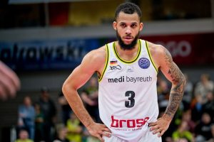 Kassius Robertson refuerza el perímetro del Monbus Obradoiro