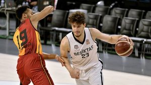 Alperen Sengun, dominando las zonas turcas con 18 años