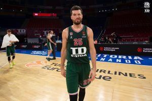 Un Peters de ‘récord’ encabeza la victoria de Baskonia ante Fenerbahce (86-68)