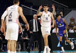El Real Madrid doblega a Maccabi con un sólido juego (79-63)