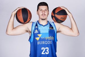Goran Huskic refuerza el juego interior del Bilbao Basket