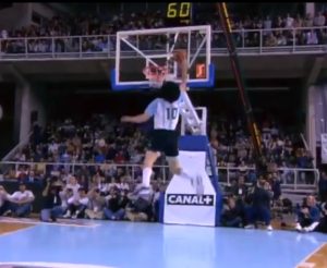 Diego Armando Maradona, el palmeo que no fue canasta