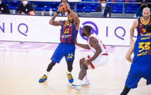 Olympiacos sorprende al Barça en el Palau (88-96)