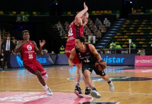 John Jenkins vestirá de negro hasta final de curso