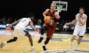 Remar hasta el final para conseguir la clasificación (92-98)