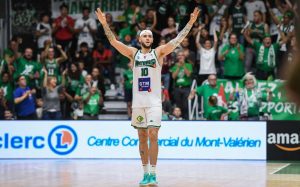 Isaia Cordinier, un 4×4 tirando la puerta abajo