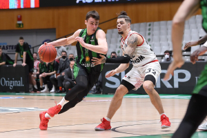 Triunfo vital y liderato para la Penya (79-72)