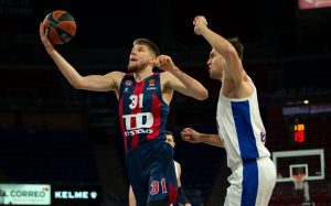 Baskonia se impone por la mínima al líder CSKA (95-93)