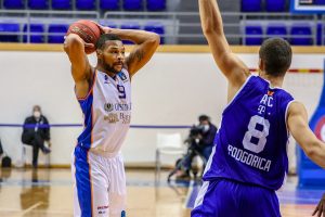 Taylor Smith: el pívot de 2 metros que no debutó con Fuenlabrada y se sale en Eurocup