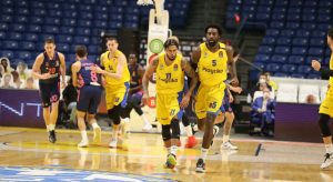 Tyler Dorsey mira, apunta y ejecuta al Real Madrid (86-84)