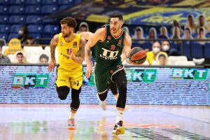 Maccabi firma la semana fatídica del Baskonia (91-82)