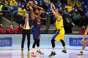 El mejor Zizic amarga la noche al Barça (99-94)