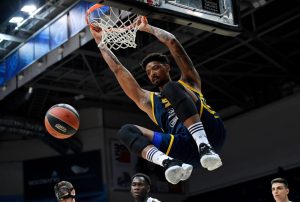 Las pérdidas condenan al Real Madrid en Moscú (78-77)