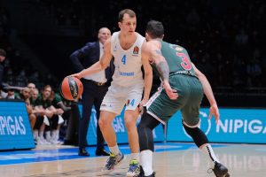 Un increíble 17 a 0 en el final del partido da una victoria memorable a Baskonia (75-79)