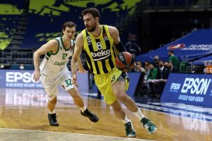 Euroliga (J30): Fenerbahce se sitúa a un paso. Vezenkov hace el partido de su vida