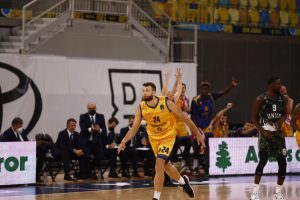 El Herbalife Gran Canaria consigue el milagro y se clasifica para la fase final (96-90)