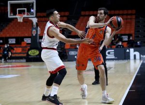 Olympiacos, tragedia griega en La Fonteta (79-88)