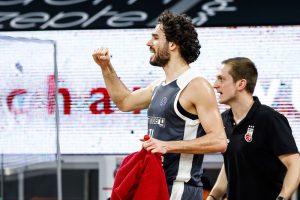 Vitali arrasa y Brose Bamberg le recupera el average a Casademont Zaragoza (117-76)
