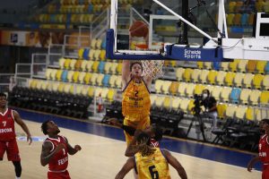 Teodosic, Smith, Cordinier, Lessort y Reed, quinteto Eurocup. Balcerowski, mejor joven