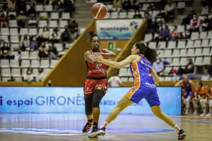 Cristina Ouviña guía a un Valencia Basket que golpea primero ante Spar Girona (64-73)