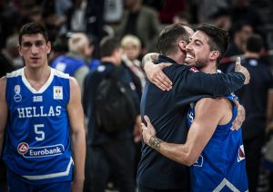 Ioannis Athinaiou será “Men in Black” hasta final de temporada