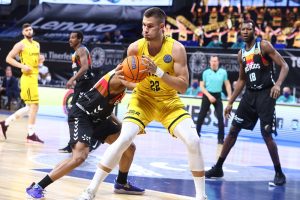 Lenovo Tenerife borra a Hereda San Pablo Burgos y pasa primero (89-60)