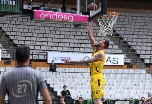 Fran Guerra renueva con Lenovo Tenerife hasta 2024